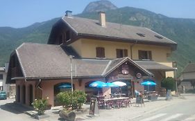Le Grand Chatelard HÔTEL BAR RESTAURANT